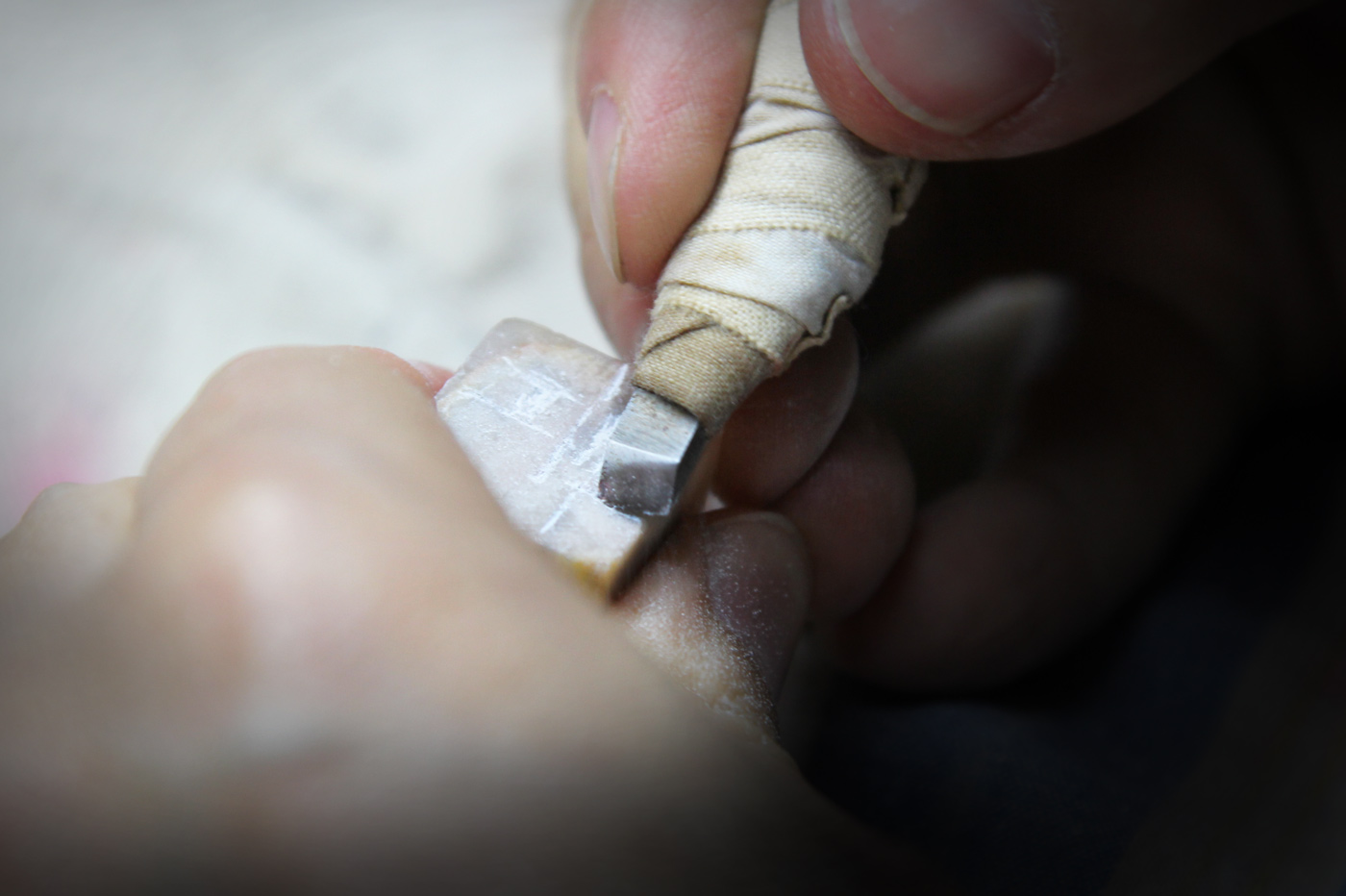 Shi Zhong Gui Artworking - Seal Cutting